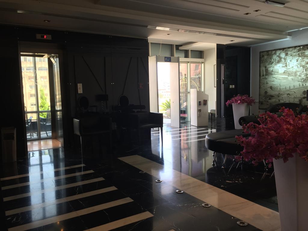 Crystal Hotel Amman Exterior foto